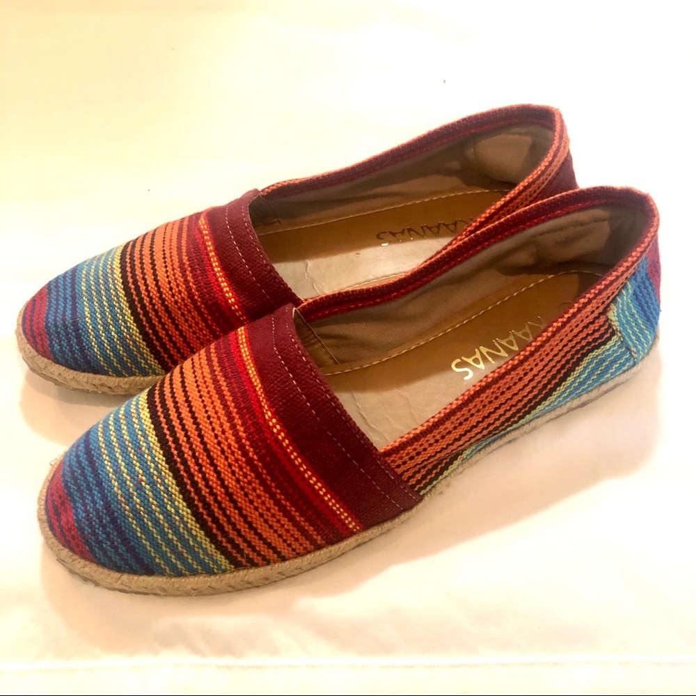 NWOT KAANAS Made by Hand Women’s flats size 40